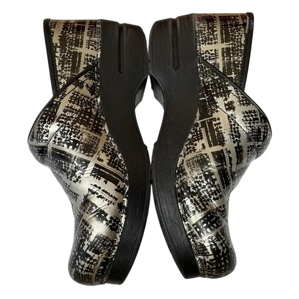 Dansko Women's Black Silver Metallic Abstract‎ Crisscross Workwear Clogs 38 - Image 8