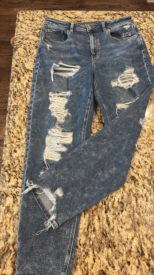 American Eagle Jeans - Image 3