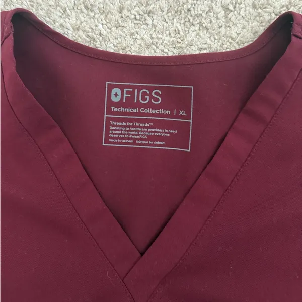 FIGS Catarina One-Pocket Scrub Top size XL Burgundy - Image 3