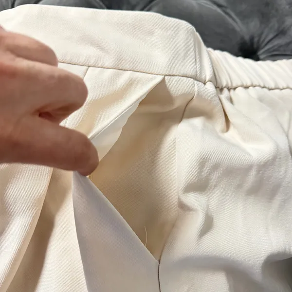 ✨ Women’s Cream High-Waisted Wide-Leg Pleated Trousers (Size M) ✨ - Image 10
