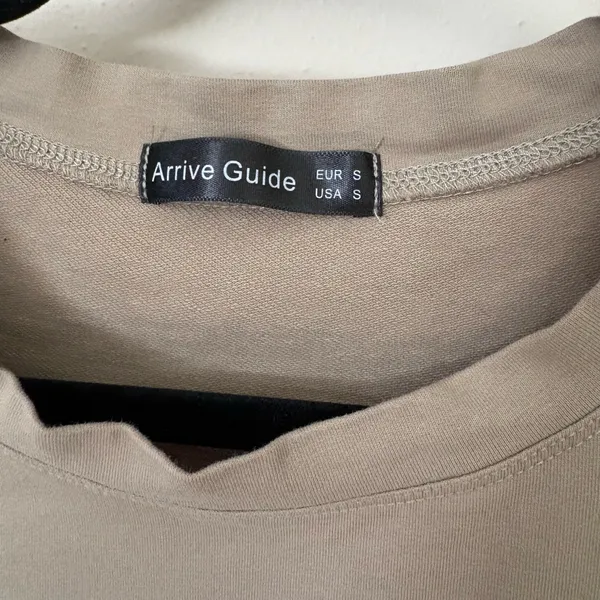 Arrive Guide Amazon Athletic Top - Image 3