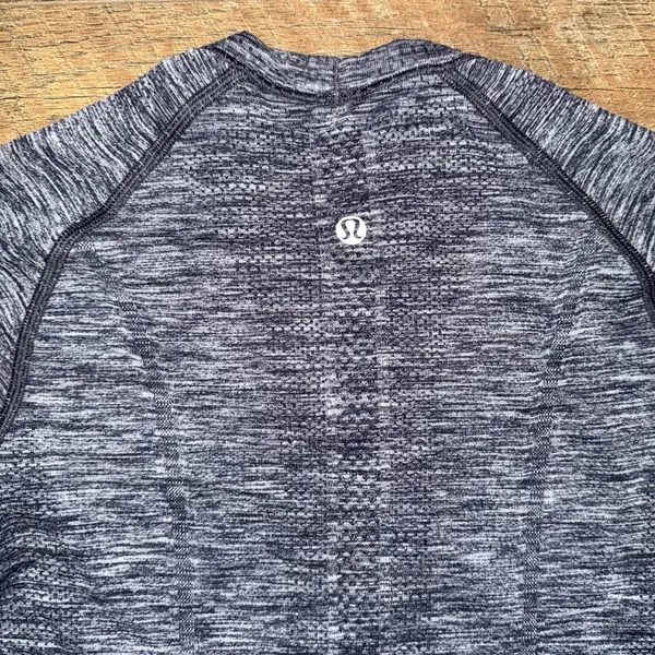 Lululemon Run: Swiftly Tech Long Sleeve Crew Space Dye Heathered Going Grape - Image 14