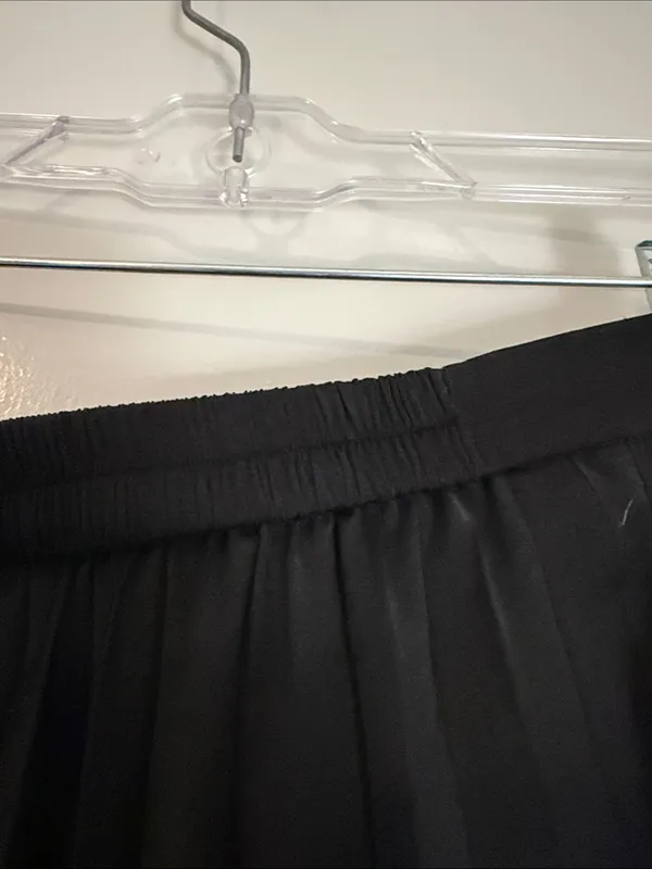Banana Republic Black Midi Pleated Skirt - Image 5