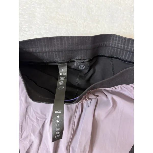 Lululemon lab Run Short 8" size 2 Dusky Lavender/Foil Glitch Neutral - Image 3