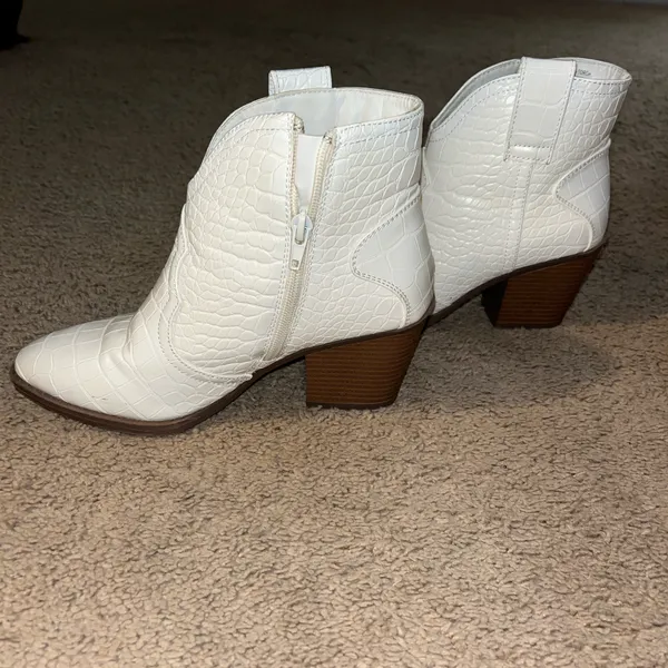 Belk Short white cowboy boots - Image 4