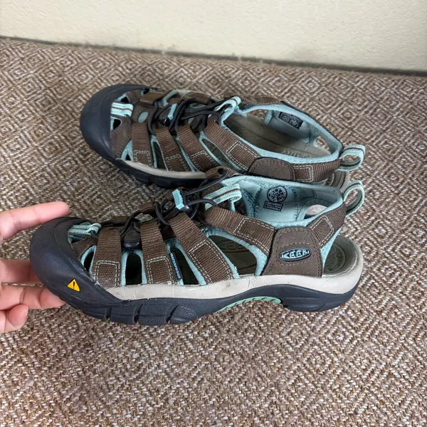 KEEN Women's Newport H2 closed toe hiking sandals in brown Sz 7 Water Gorpcore - Image 3