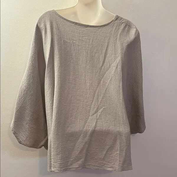 Elegant Women's Gray Blouse Size M - Image 2