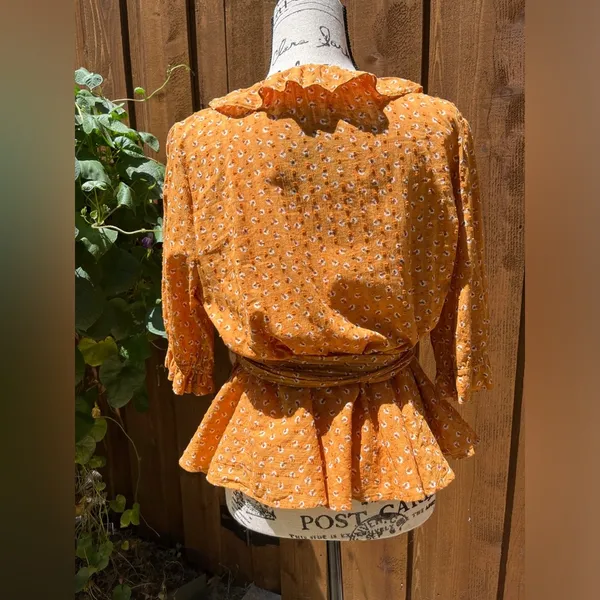 Women’s Ruffled Casual Work Wrap Blouse Size L Golden Mustard Yellow EUC - Image 2
