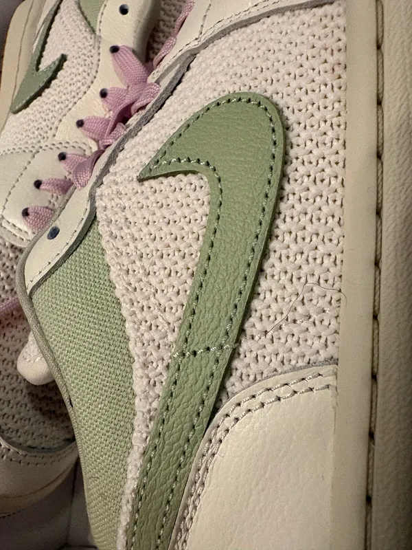 Nike sneakers. Cream, green and coral knit like - Image 2