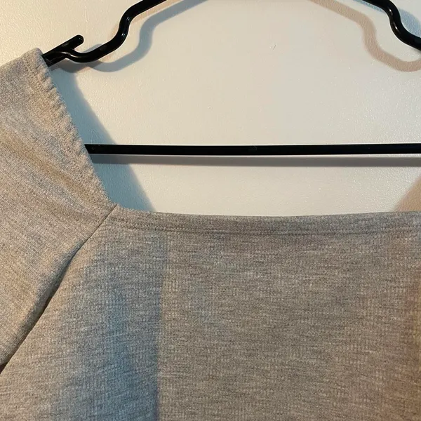 Fabletics gray long sleeve - Image 7