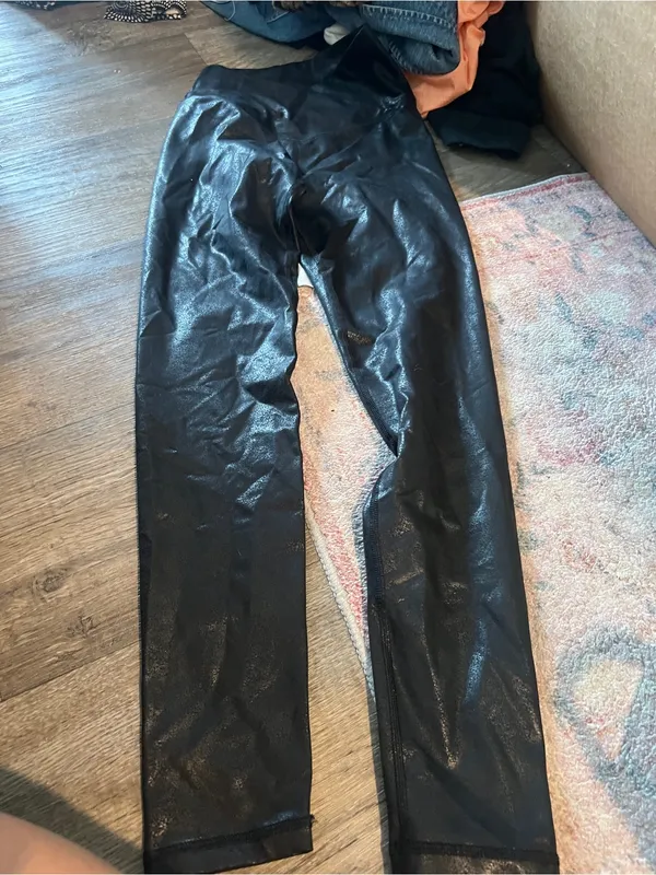 Aerie small black leggings - Image 2