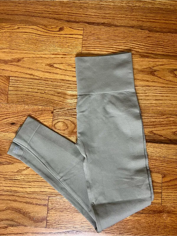 SET Active High-Waist Leggingsuuu in Taupe - Image 2