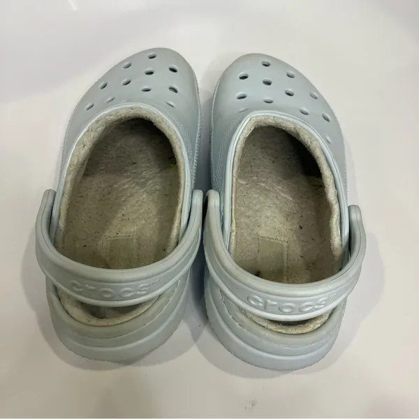 Crocs originals lined light blue women’s size 6 casual cozy‎ slip on trendy - Image 7