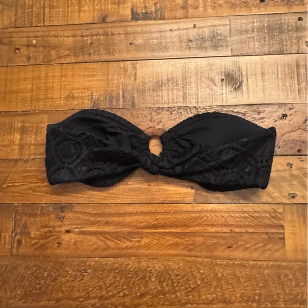 Dippin'‎ Daisy's Black Crochet Bikini Top - Image 2