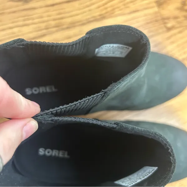 SOREL Joan Of Arctic III Chelsea Wedge Slip On Black Leather Boots Size 9 - Image 6