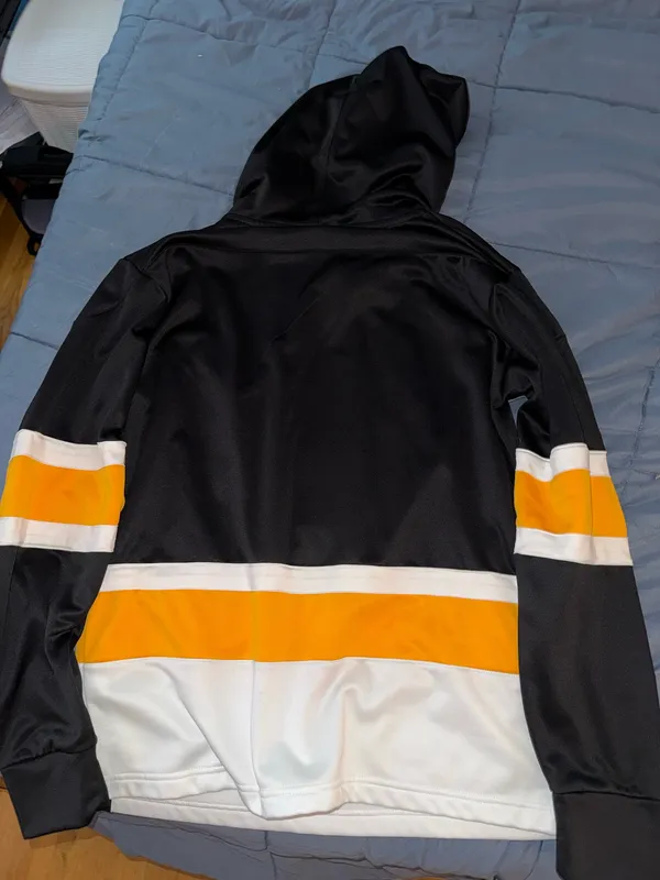 Fanatics Bruins Hoodie - Image 4