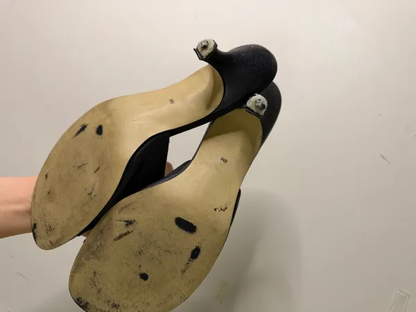 Women’s Black Leather Slide Sandals Size 8 - Image 4
