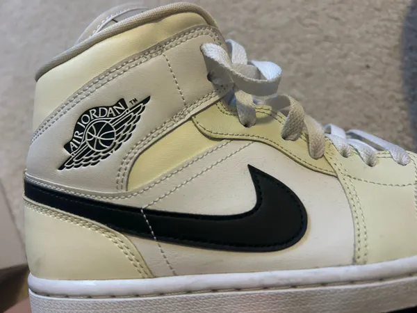 Jordan 2022 Women’s Air 1 Mid 'Coconut Milk - Image 3