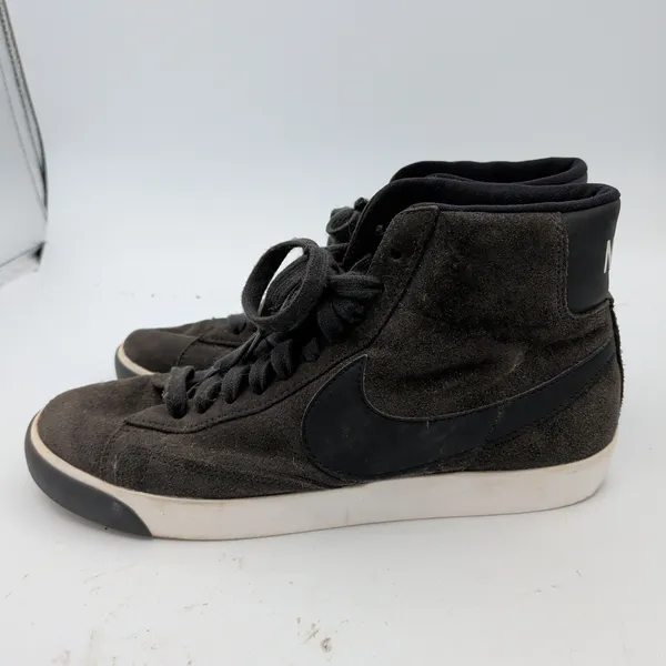 Nike Blazer Mid 77 Black Suede‎ Gum Sole Womens Sneakers 917862-003 Size 9 - Image 2