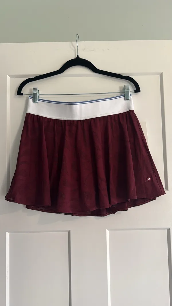 Lululemon Medium Paisley-Mesh 3.5” Tennis Skirt - Image 3