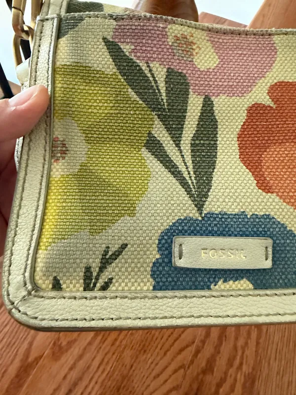 Fossil Floral leather Crossbody Bag. - Image 10