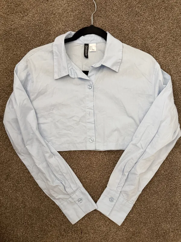 H&M Light Blue Cropped Button-Up Shirt - Image 6