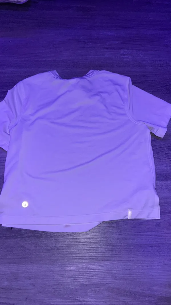 Lululemon Short Sleeve Cates Tee Cropped - Image 3