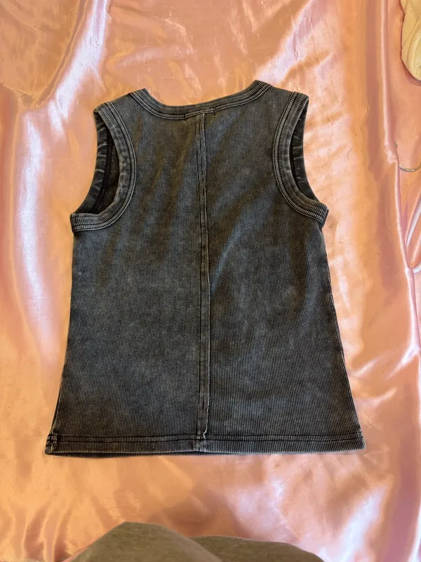 Buckle tank never worn - Image 2