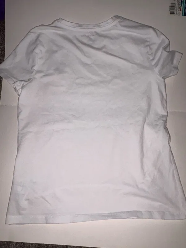 Tommy Hilfiger White Short Sleeve T-Shirt with Embroidered Heart Logo - Image 3