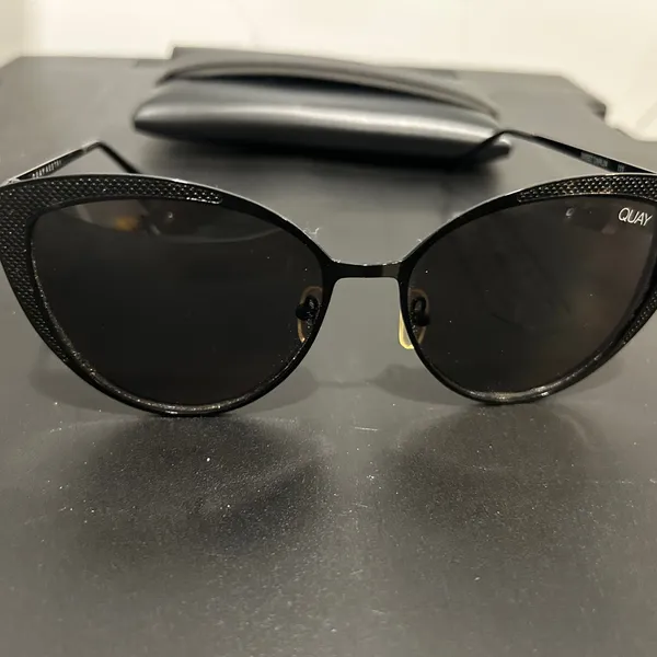 Quay Australia Black Modern Oval Sunglasses - Image 9