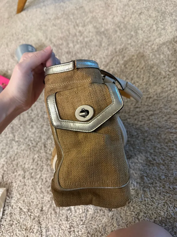 Coach Bumble Bee Handbag Straw Floral Tan White 2005 - Image 7