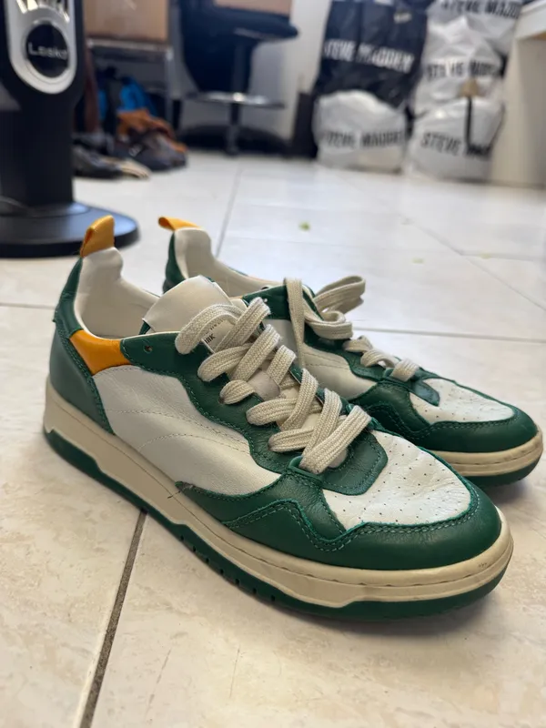 Steve Madden EVERLIE sneakers green and white leather - Image 2