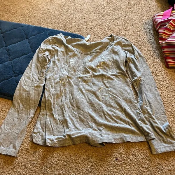 Fabletics small grey tee‎ - Image 3
