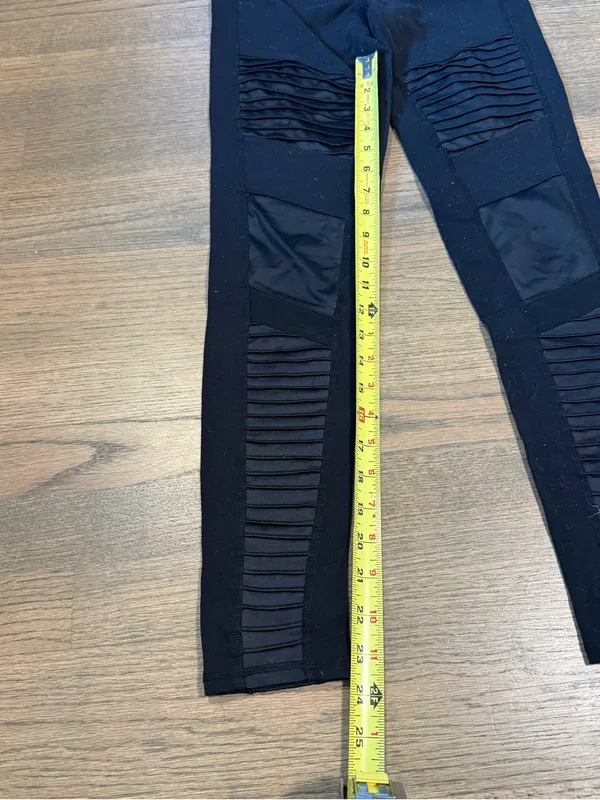 Alo Yoga Moto Black Leggings Size Small - Image 5