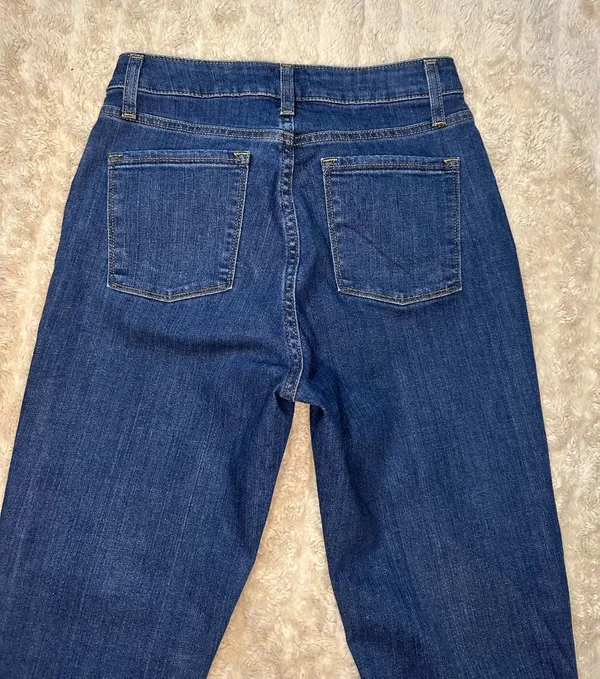 L.L. Bean Classic Fit medium-dark wash mid rise straight leg jeans 4 Med/Tall - Image 8
