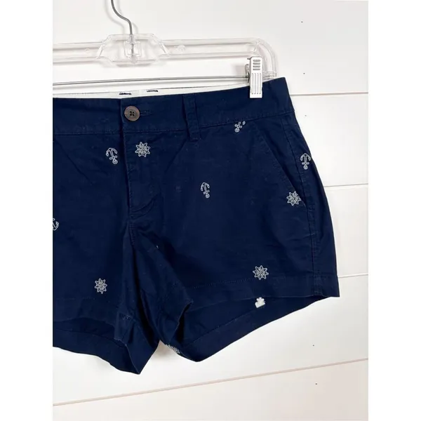 Old Navy Women's White Nautical Anchor and Ship Wheel Chino Shorts Blue Size 4 - Image 4