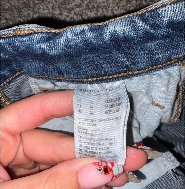 American Eagle Jeans Mom Distressed - Image 3
