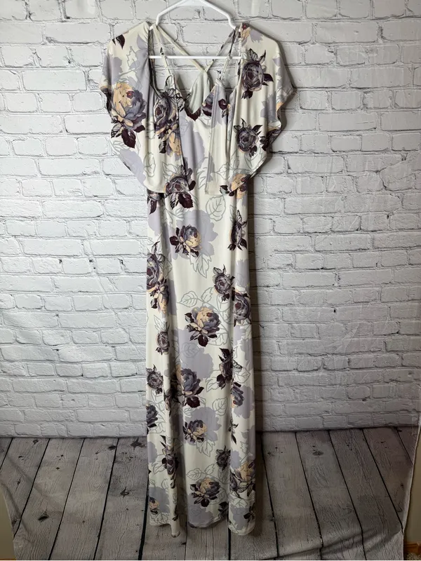 Sugar lips Floral Cold-Shoulder Maxi Dress in Cream and Gray - Image 12
