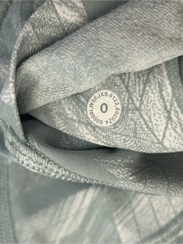 Lululemon Swift Speed High-Rise Tight 28 | Reverberate Chevron Silver Blue White - Image 5