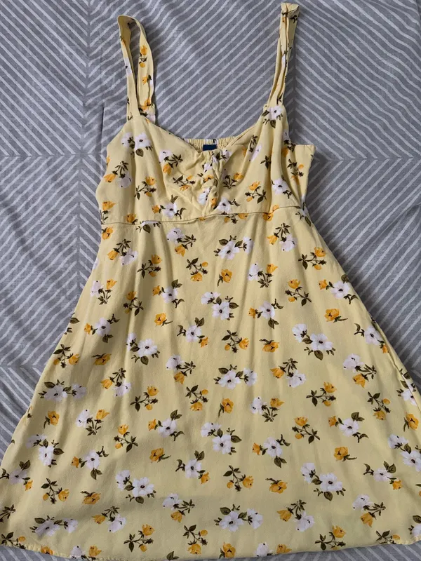 Old navy yellow floral dress - Image 2