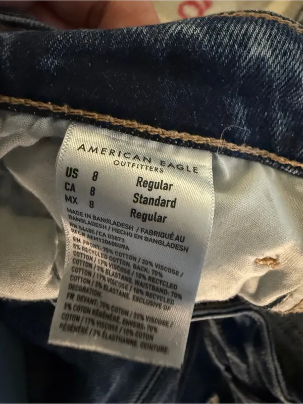American Eagle Mom Jeans Women’s 8 Regular Medium Wash Distressed Raw Hem - Image 8