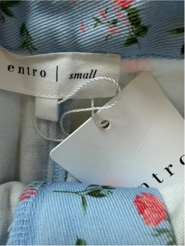 Entro Floral Print Shorts in Blue Size S - Image 4
