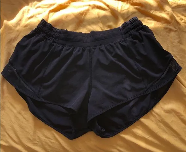 Lululemon Hotty Hot Shorts Black Workout Running Mesh 8 Medium 2.5” inseam short - Image 3
