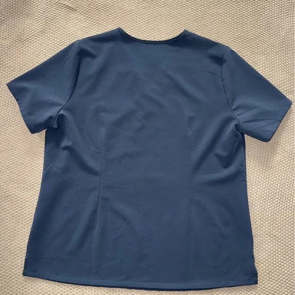 FIGS Women's Technical Collection Scrub Top Teal Short Sleeve Button Up Sz XL‎ - Image 8