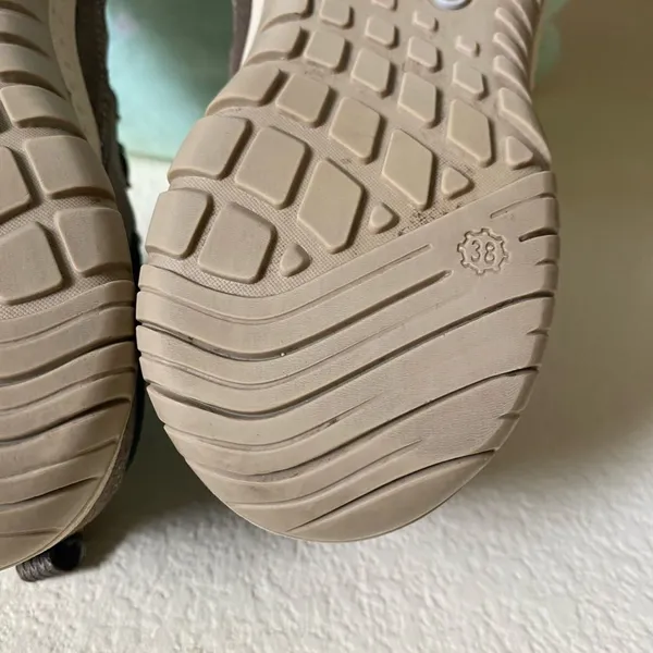 ECCO Women’s Shoes size 38 fits 7 / 7.5 - Image 13