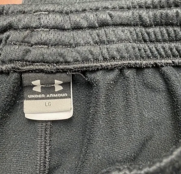 Under Armour Unisex sweats are a size Large. - Image 6