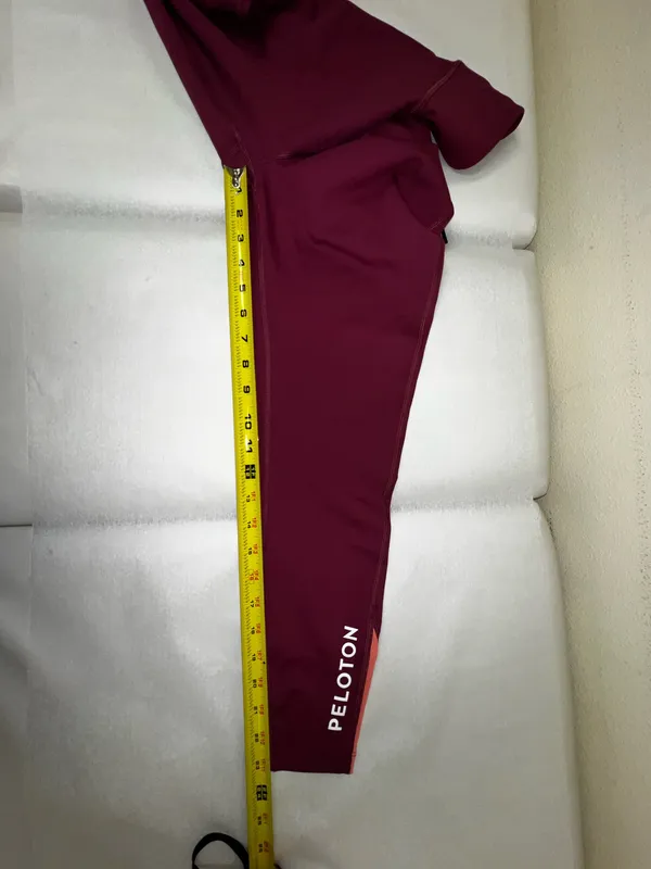 Peloton Women's Move Rib Insert Leggings NWT size Large - Image 6