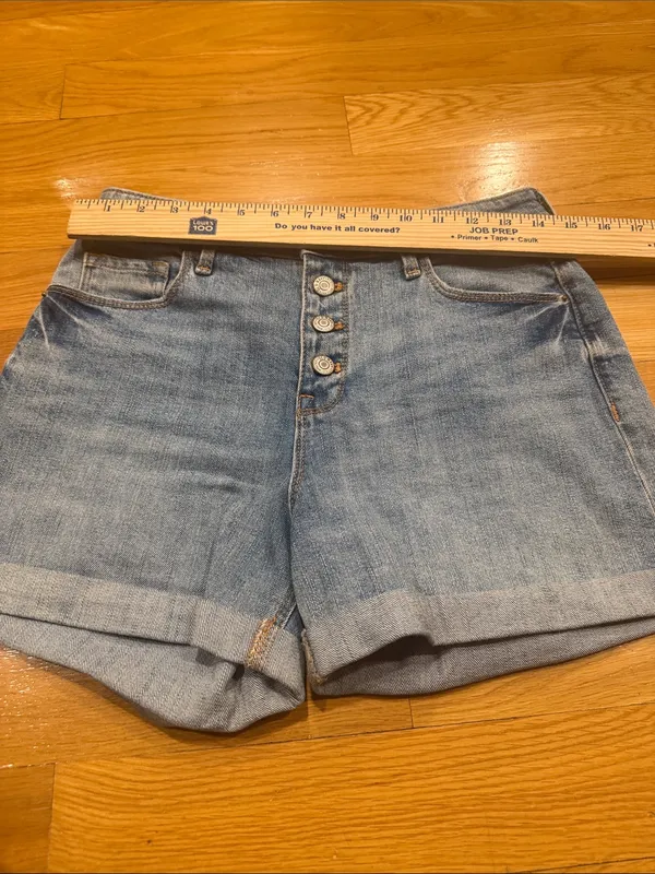 Old navy button fly high -rise Jean shorts size 6 . - Image 2