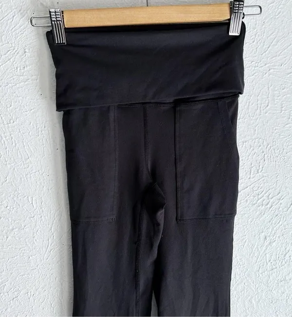 OFFLINE By Aerie The Hugger High Waisted Foldover Flare Legging Black XS - Image 4