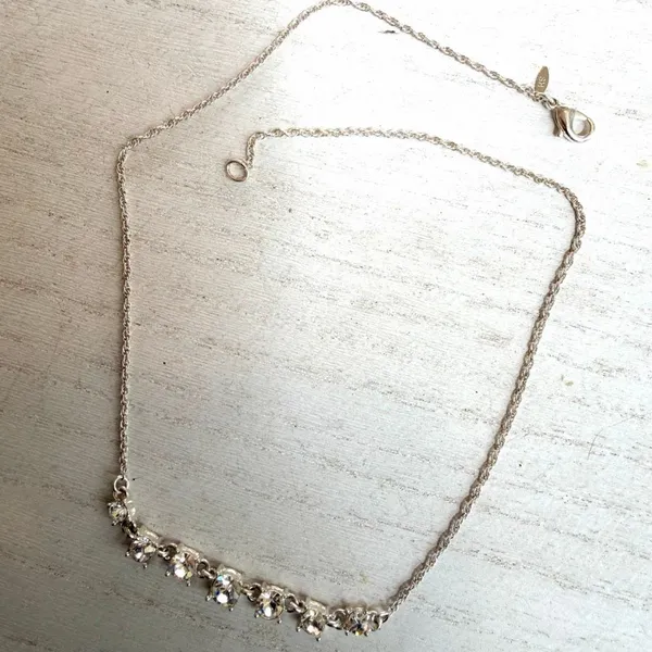 Avon Rhinestone Necklace Silver Tone Graduated Crystal Necklace - Image 5